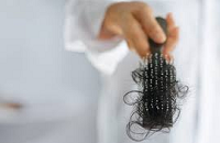 درمان ریزش مو در خانم ها چیست؟